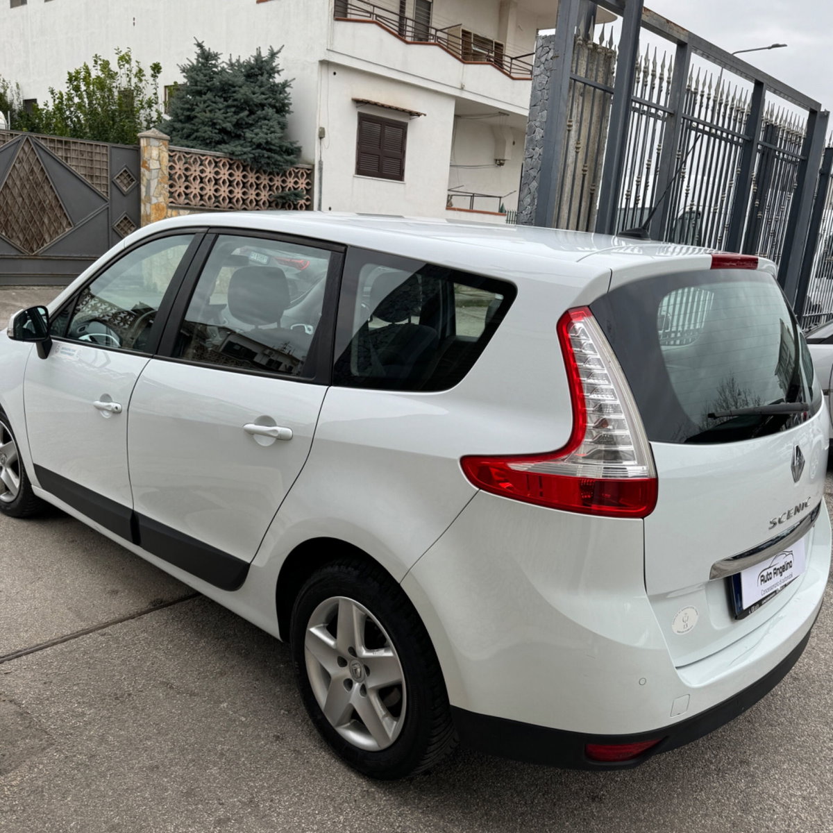 Renault Scenic E-Tech Electric 1.5 dCi 110CV Dynamique (3)