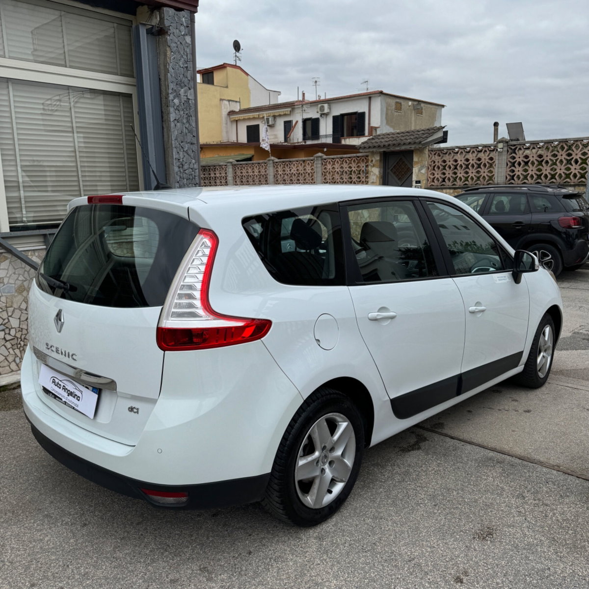 Renault Scenic E-Tech Electric 1.5 dCi 110CV Dynamique (4)