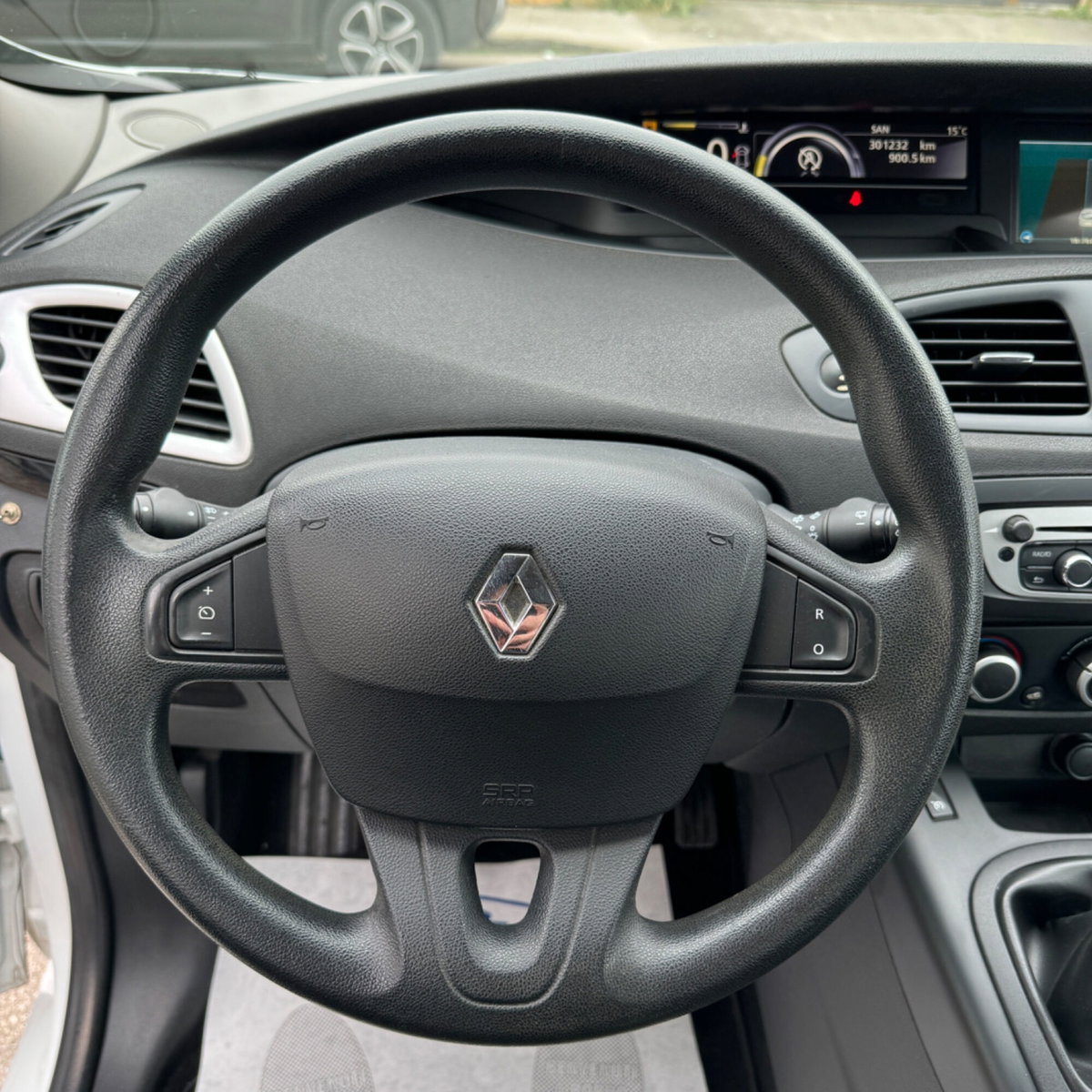 Renault Scenic E-Tech Electric 1.5 dCi 110CV Dynamique (9)
