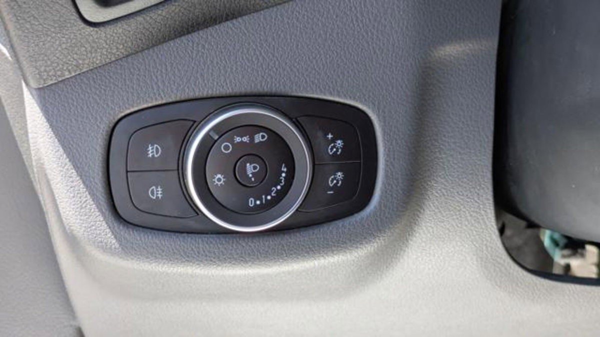 Ford Tourneo Connect 1.5 EcoBlue 100 CV Titanium (13)