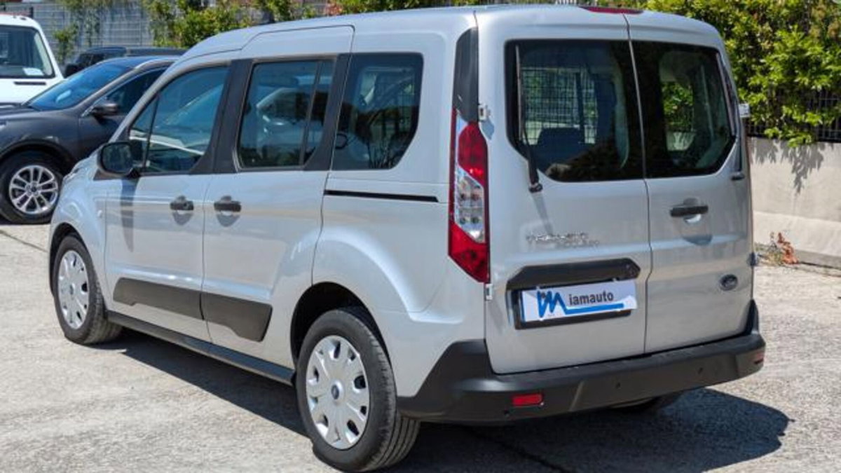 Ford Tourneo Connect 1.5 EcoBlue 100 CV Titanium (4)