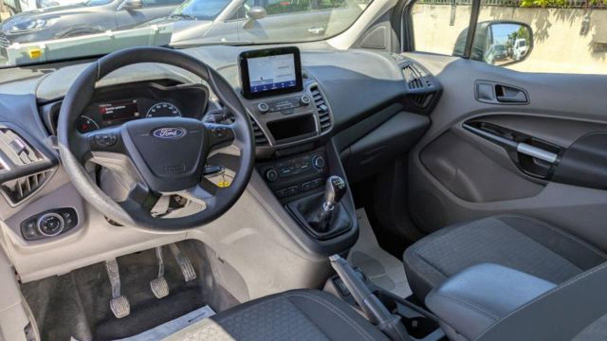 Ford Tourneo Connect 1.5 EcoBlue 100 CV Titanium (7)