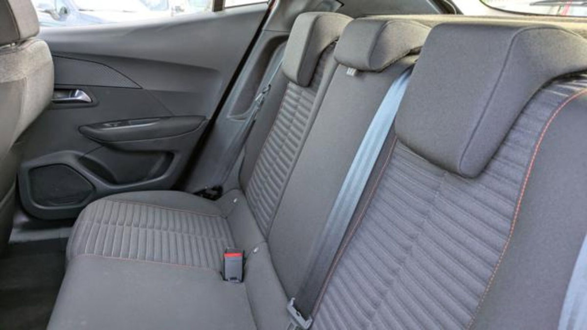 Peugeot 2008 PureTech 130 S&S Active Pack (14)