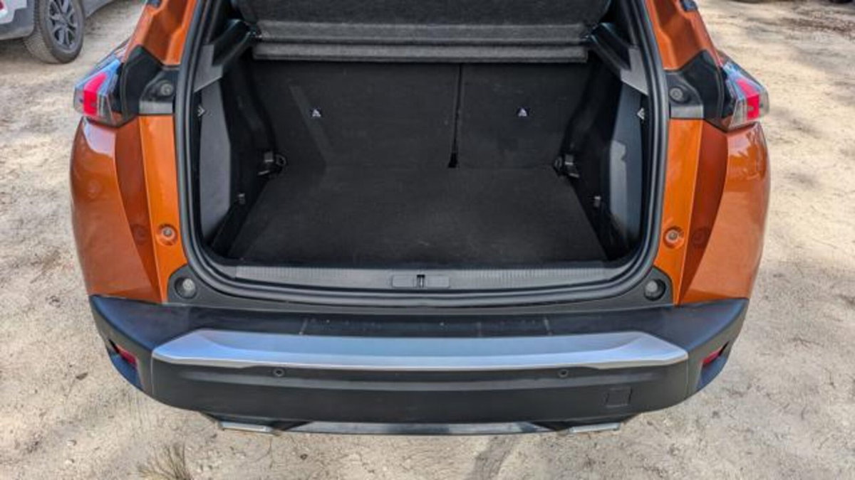 Peugeot 2008 PureTech 130 S&S Active Pack (17)