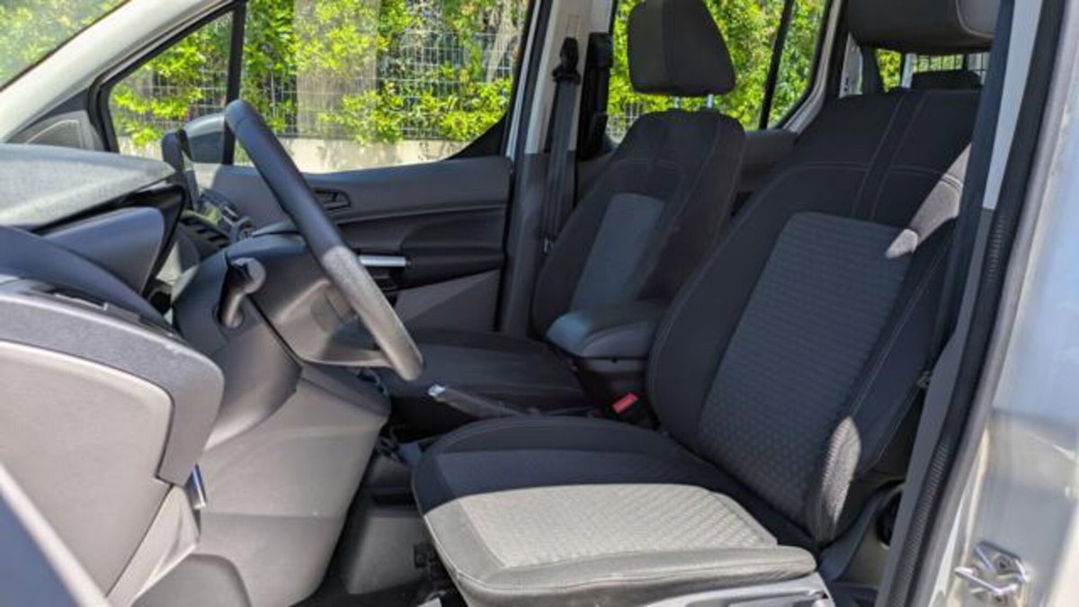 Ford Tourneo Connect 1.5 EcoBlue 100 CV Titanium (14)