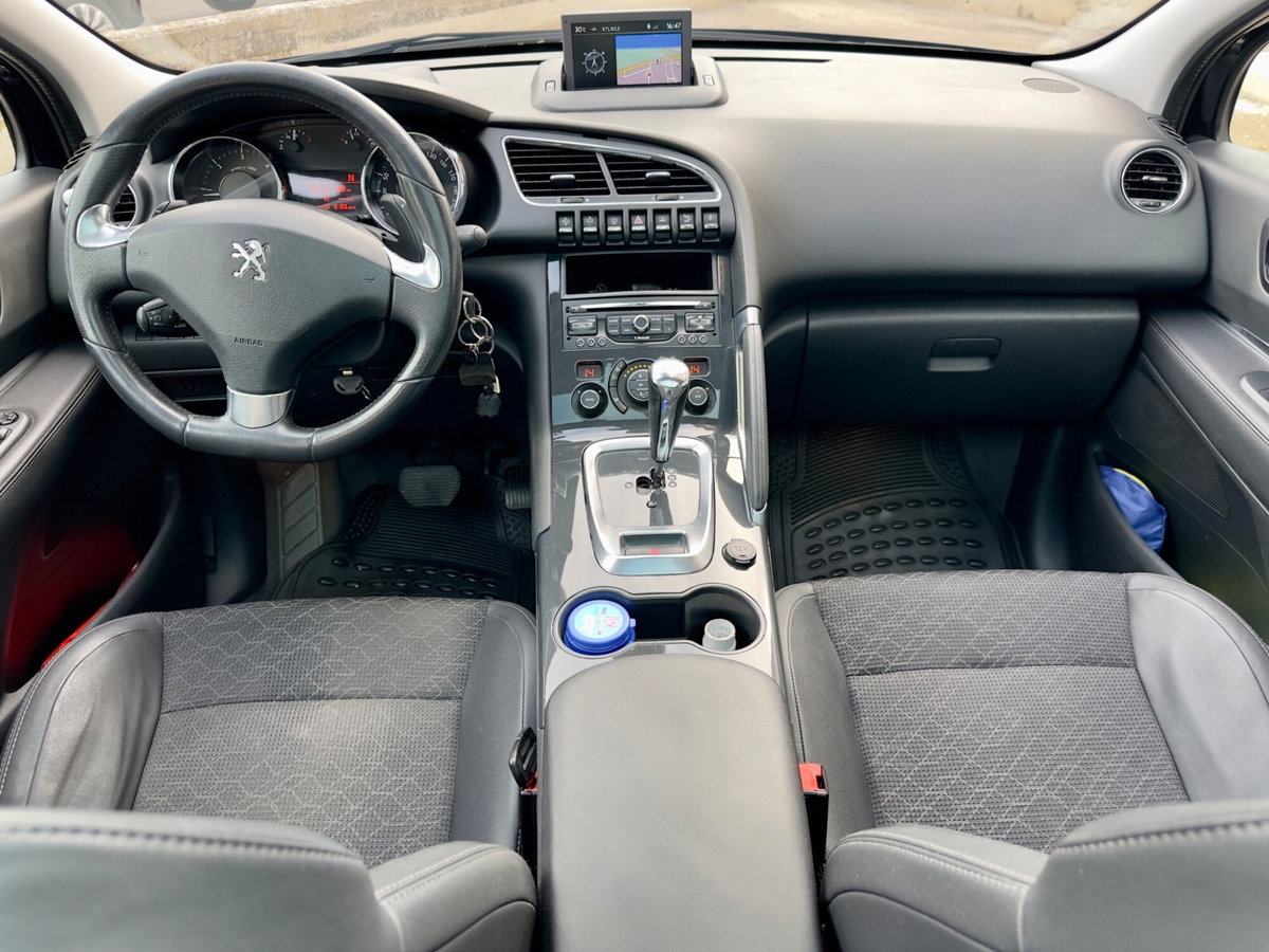 Peugeot 3008 1.6 HDi 115CV Allure (10)