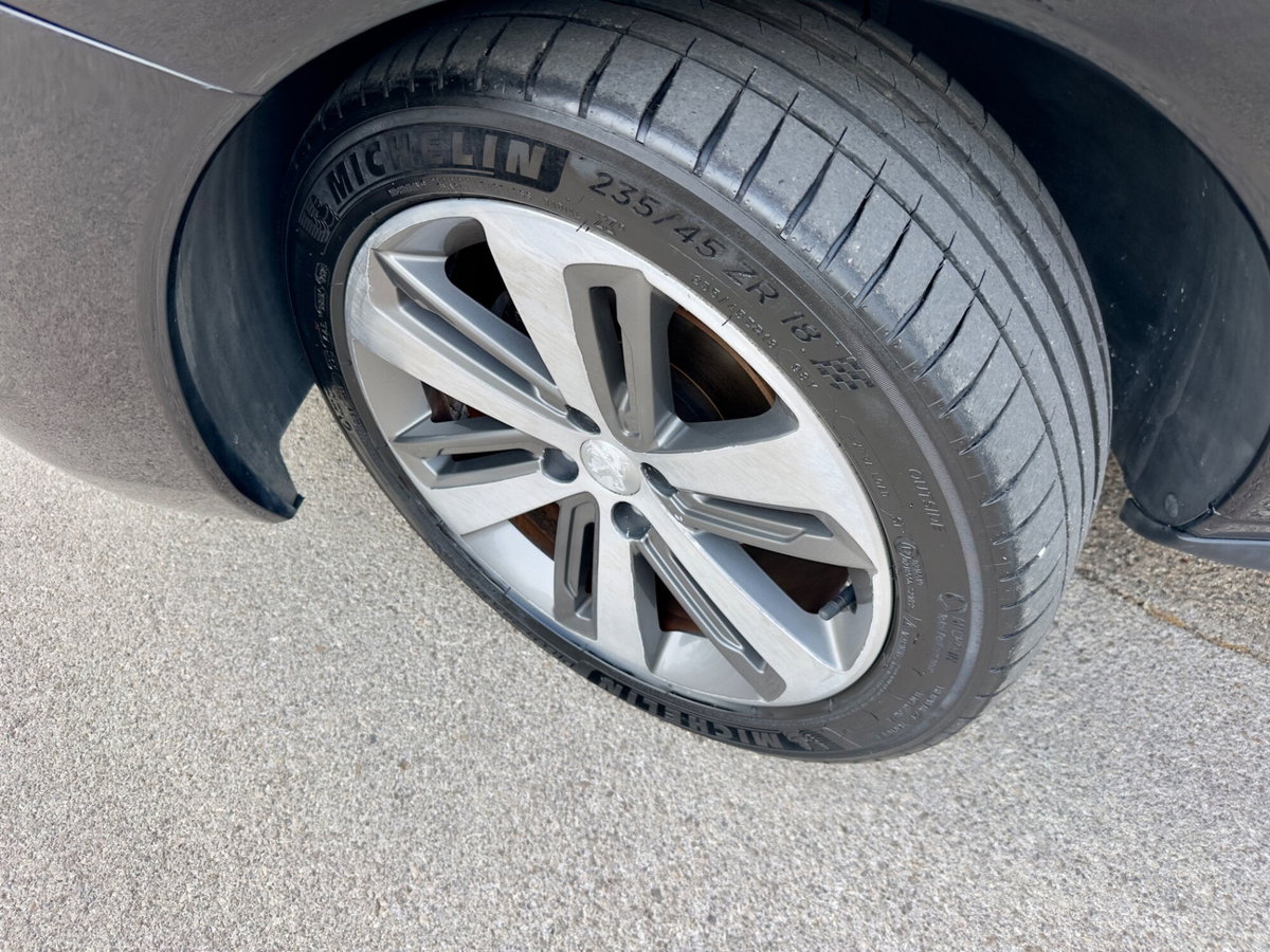 Peugeot 3008 1.6 HDi 115CV Allure (14)