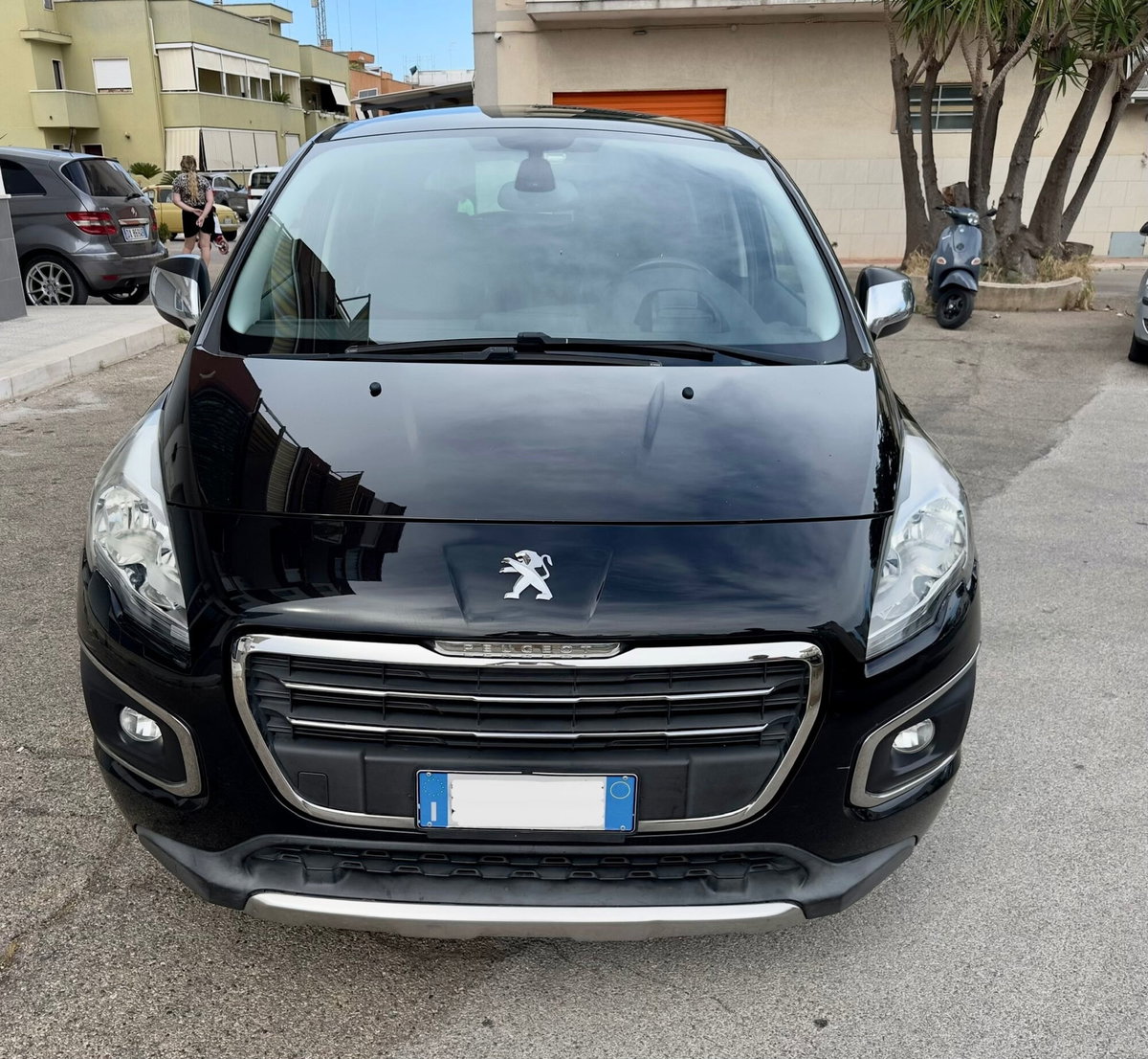 Peugeot 3008 1.6 HDi 115CV Allure (2)