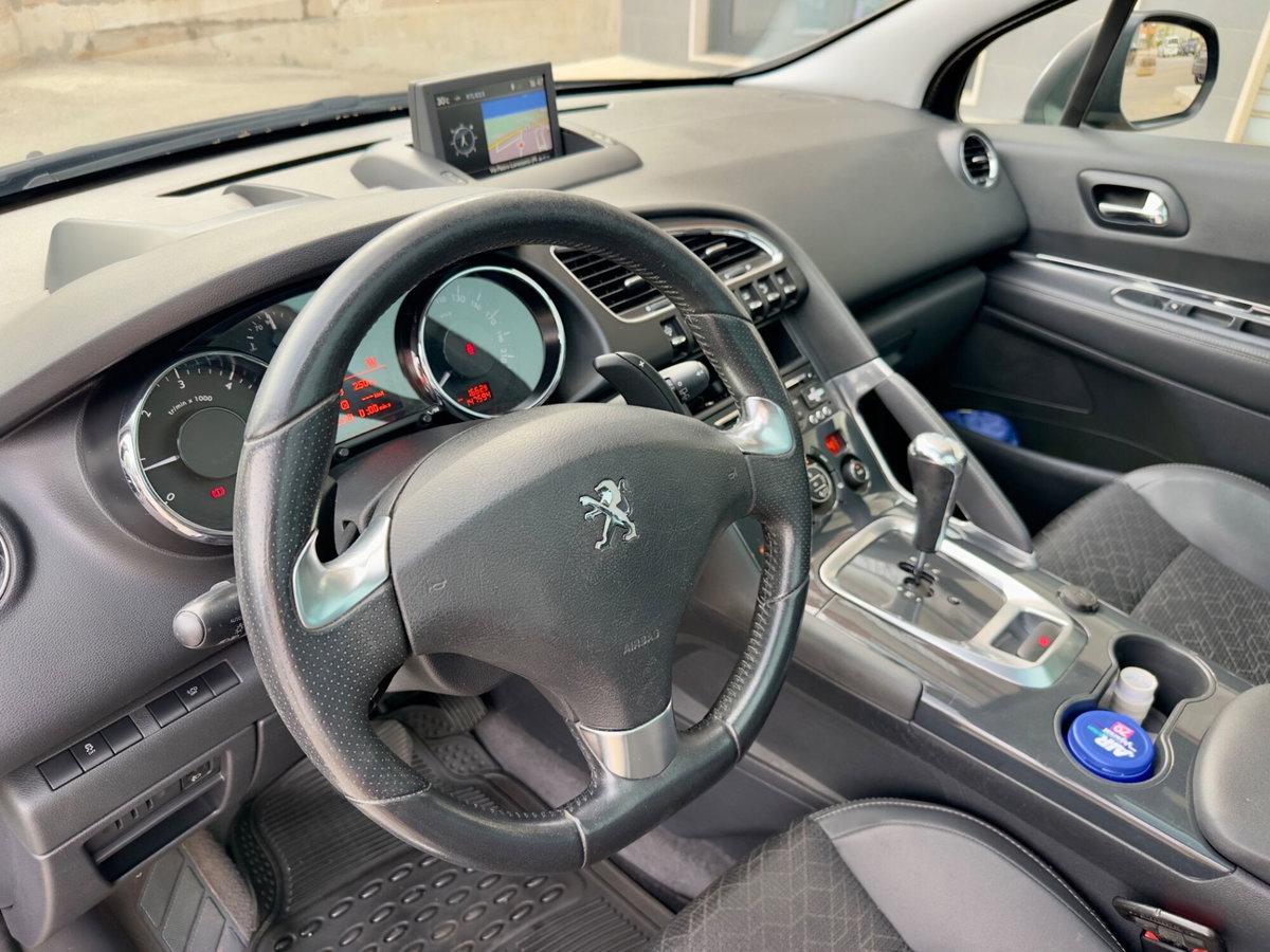Peugeot 3008 1.6 HDi 115CV Allure (7)