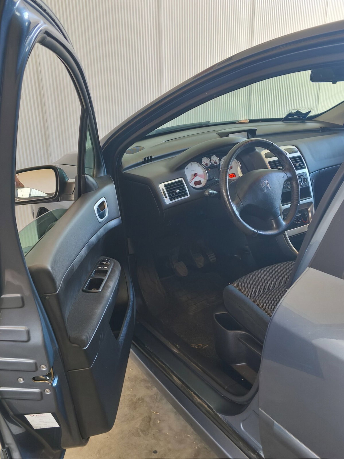 Peugeot 307 16V HDi 90CV 5p. Australian (12)
