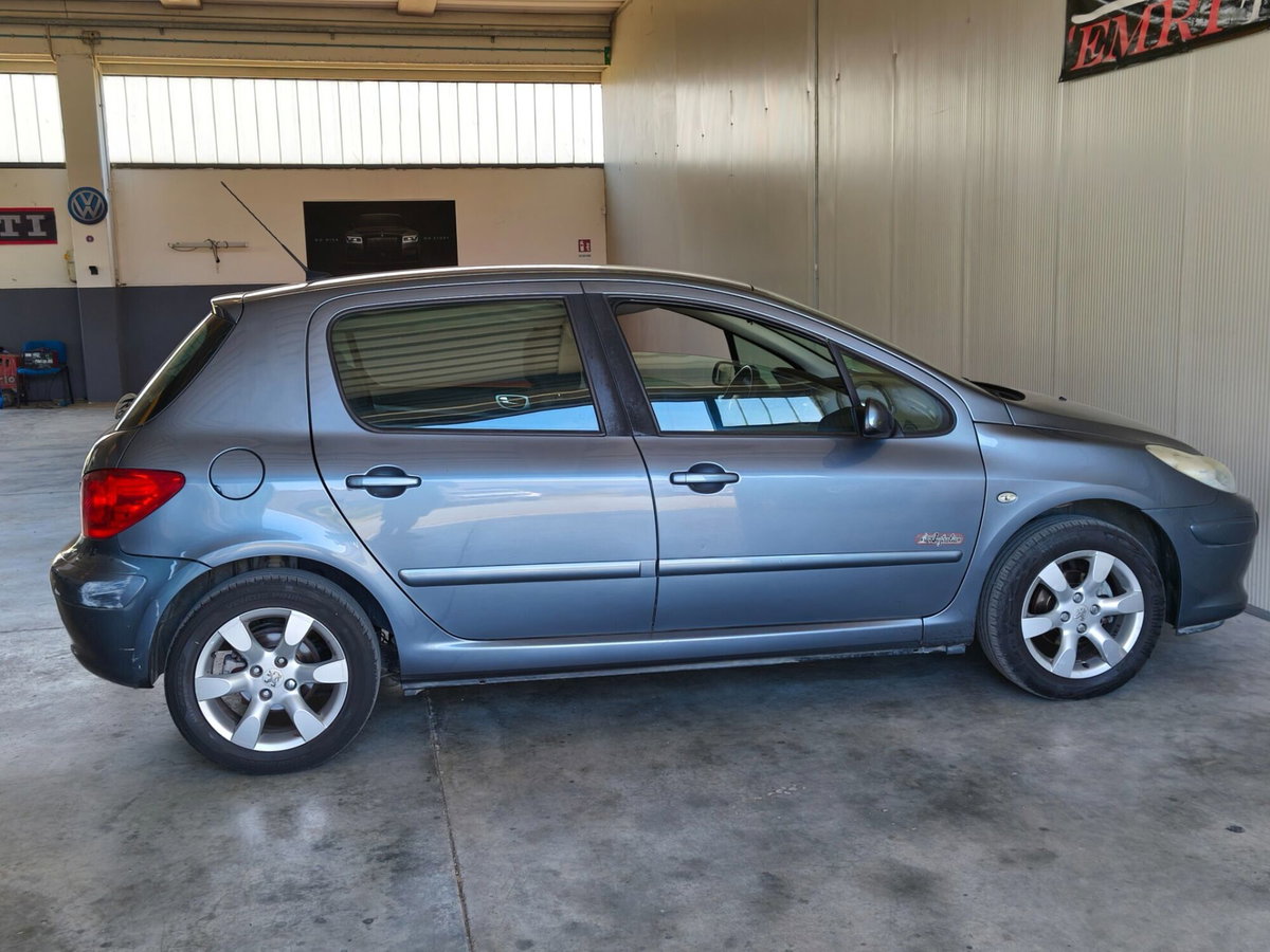 Peugeot 307 16V HDi 90CV 5p. Australian (7)