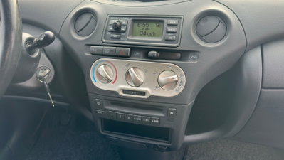 Toyota Yaris D-4D cat 5 porte (14)