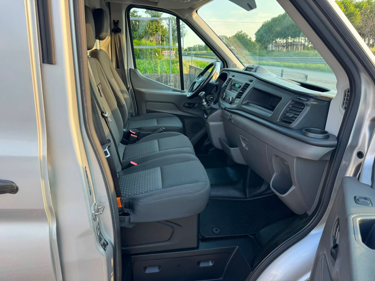 Ford Transit Furgone 350 2.0TDCi EcoBlue 4WD 130 PL-TM Furgone Entry (16)