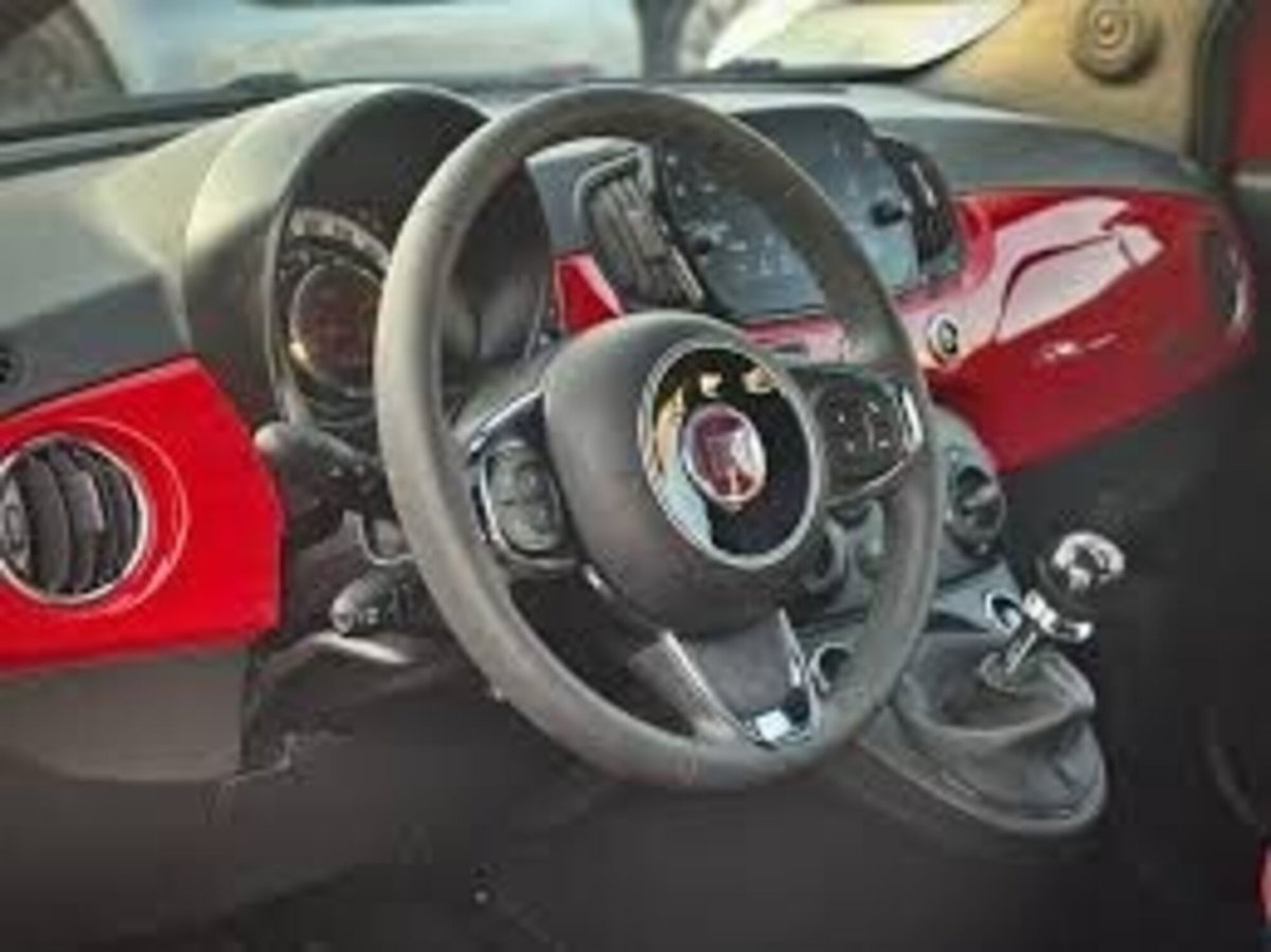 Fiat 500 1.0 Hybrid Red (7)