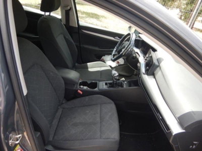 Volkswagen Golf 1.5 TGI Life (9)