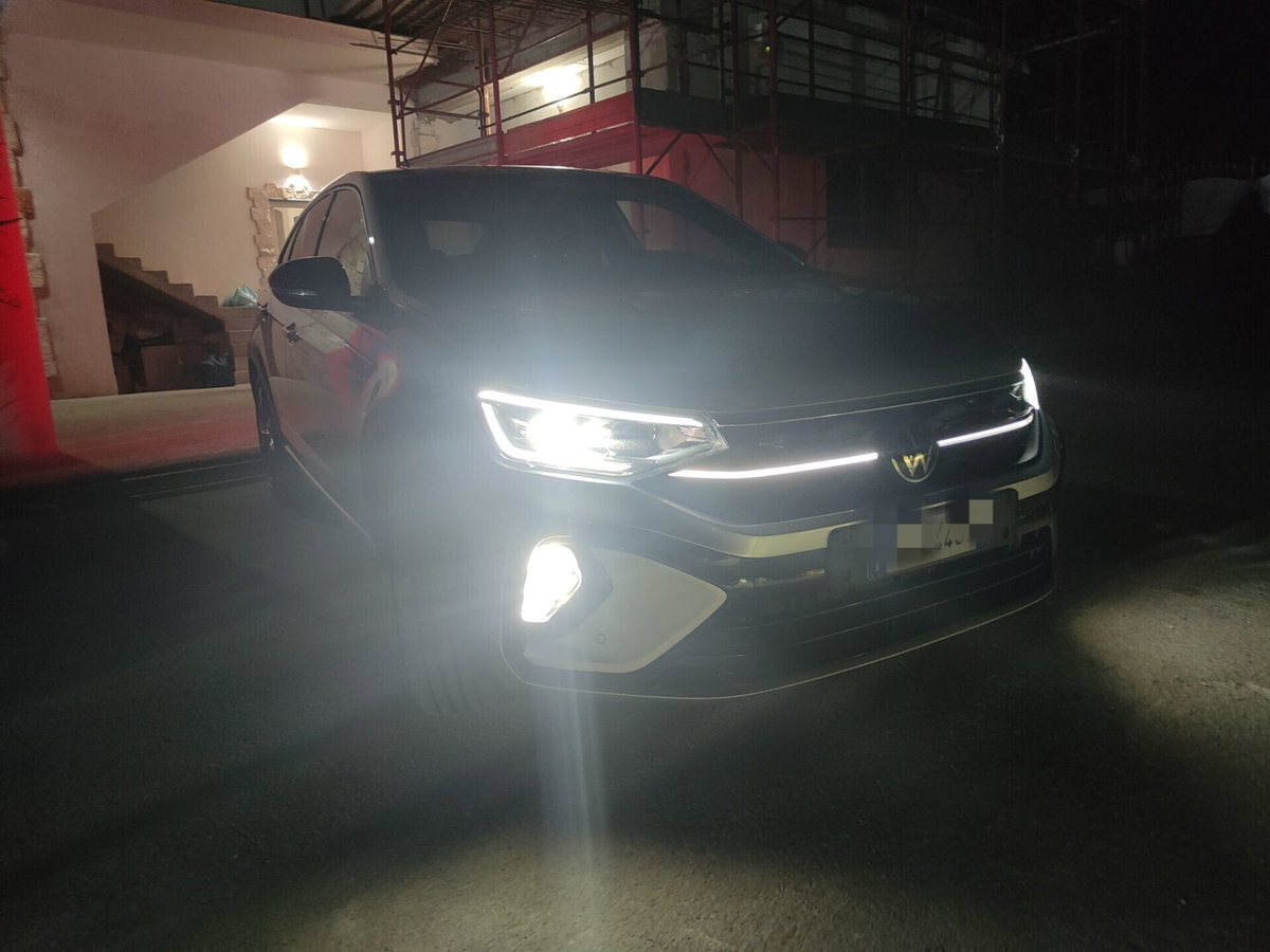 Volkswagen Taigo 1.5 tsi R-Line 150cv dsg (12)