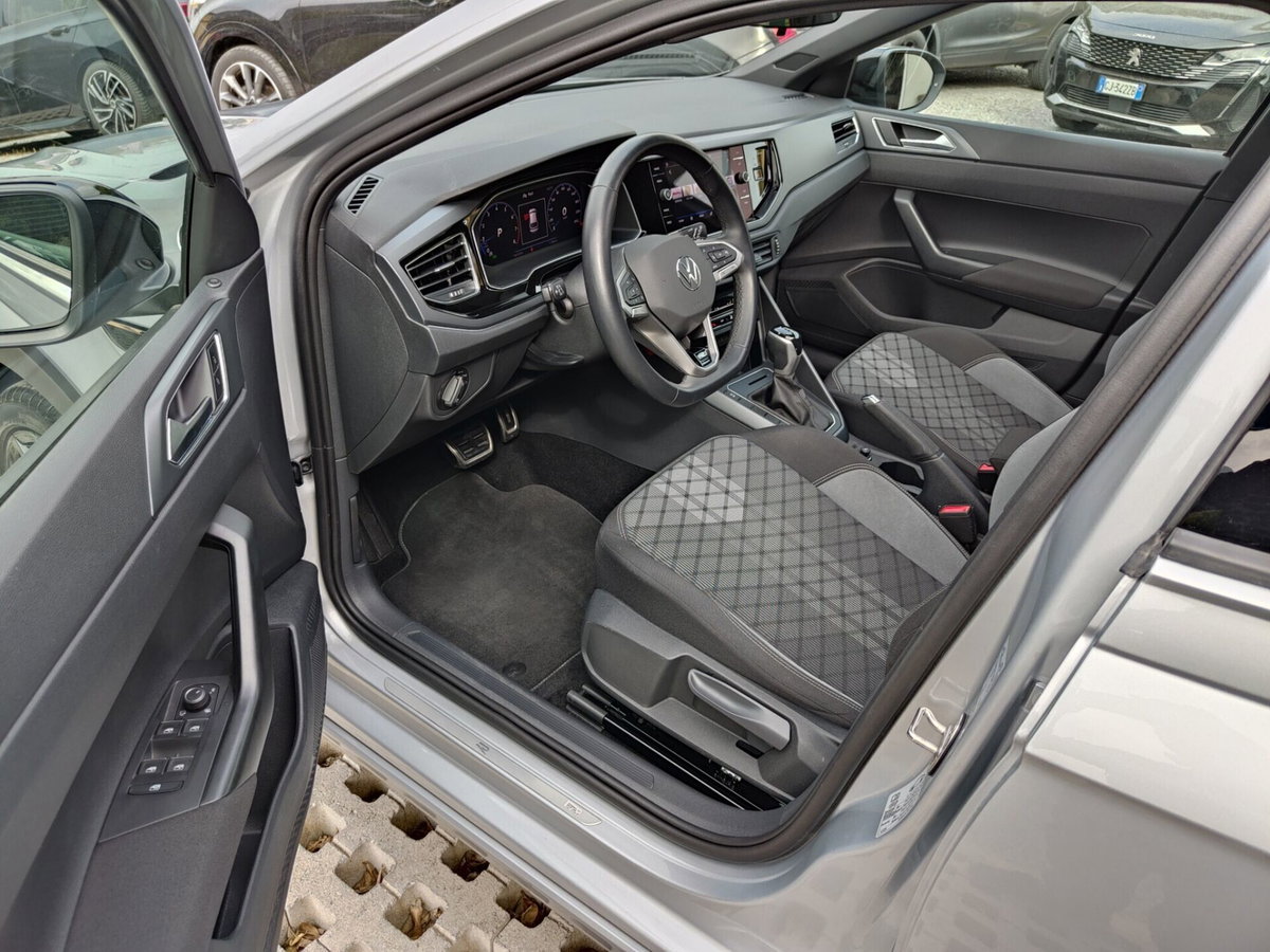 Volkswagen Taigo 1.5 tsi R-Line 150cv dsg (16)