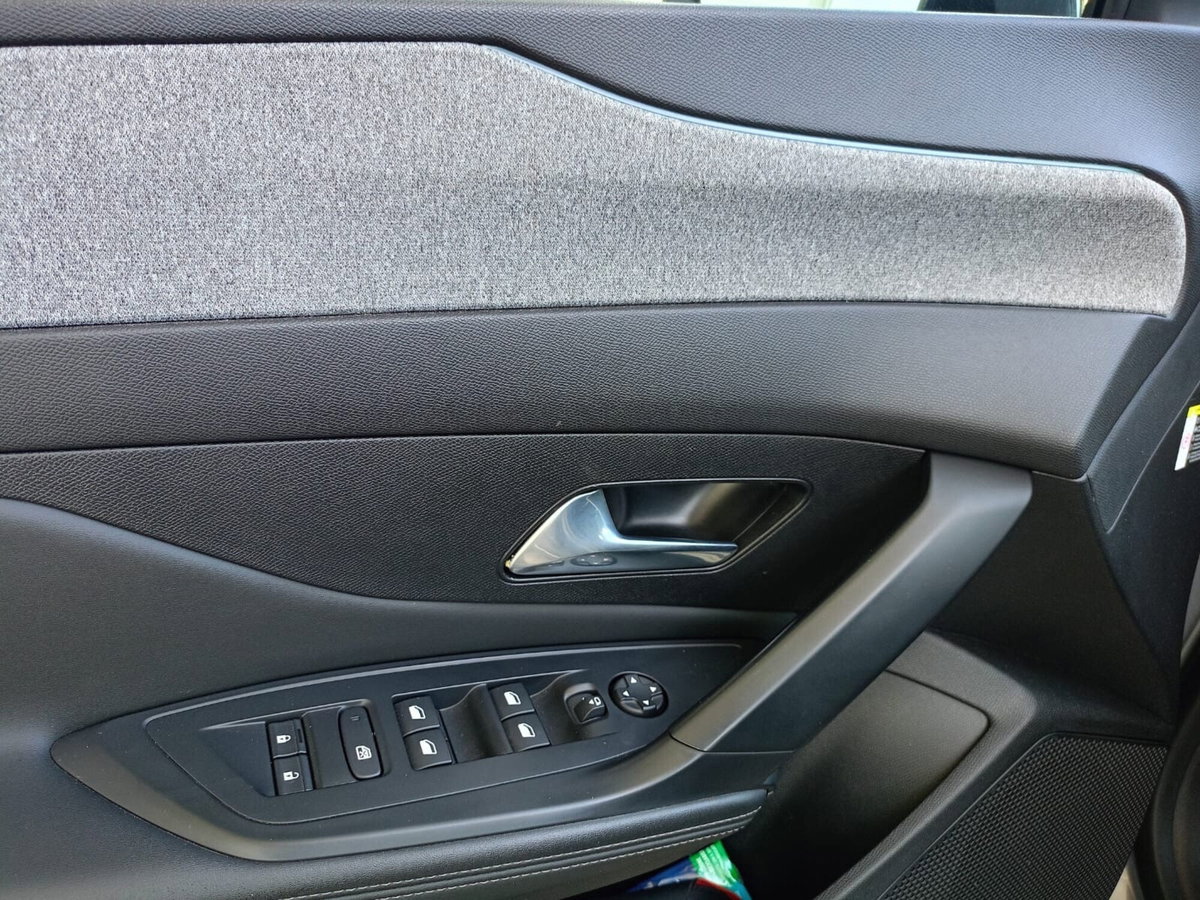 Peugeot 308 SW BlueHDi 130 S&S EAT8 Allure Pack (12)