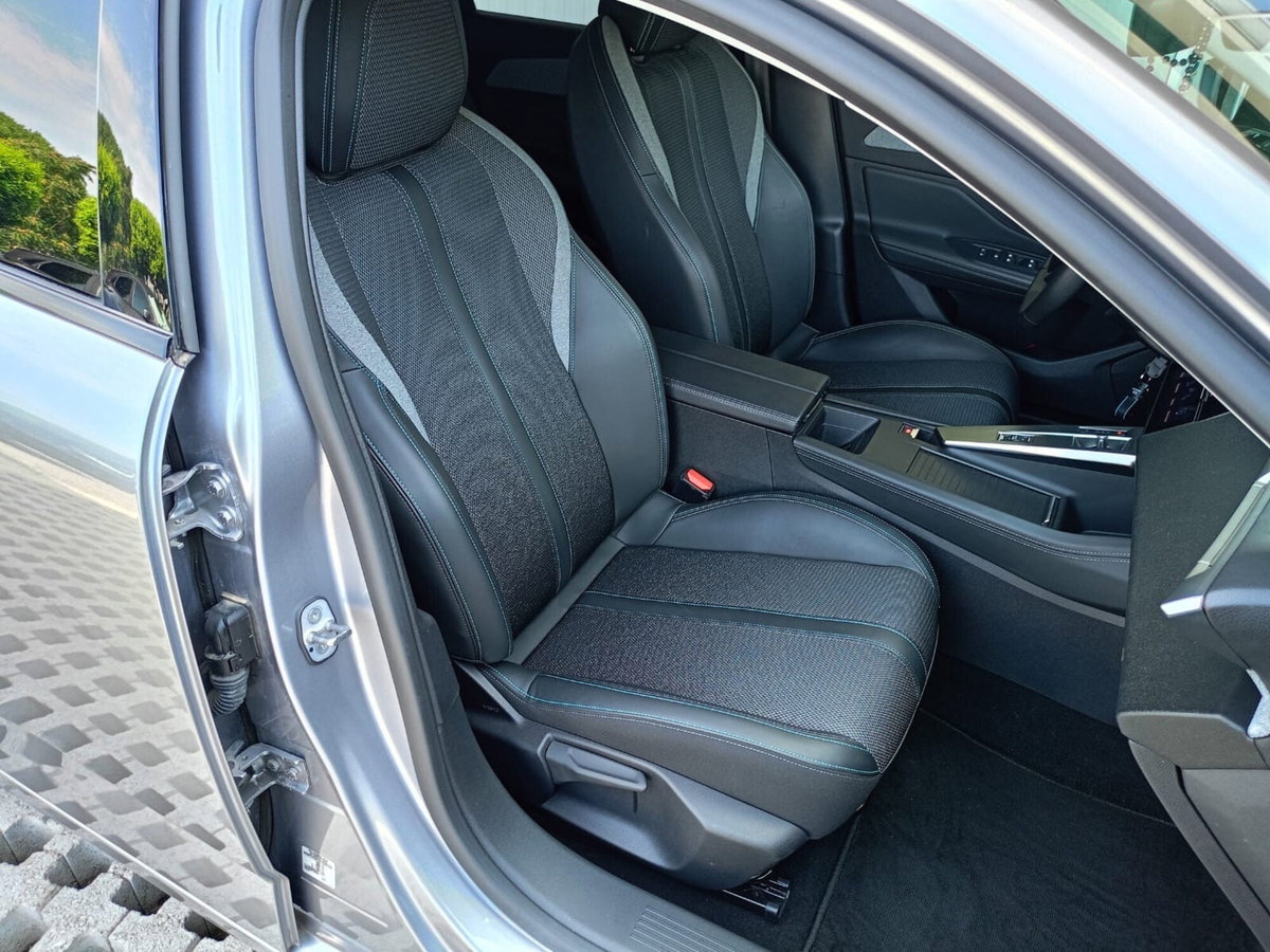 Peugeot 308 SW BlueHDi 130 S&S EAT8 Allure Pack (16)