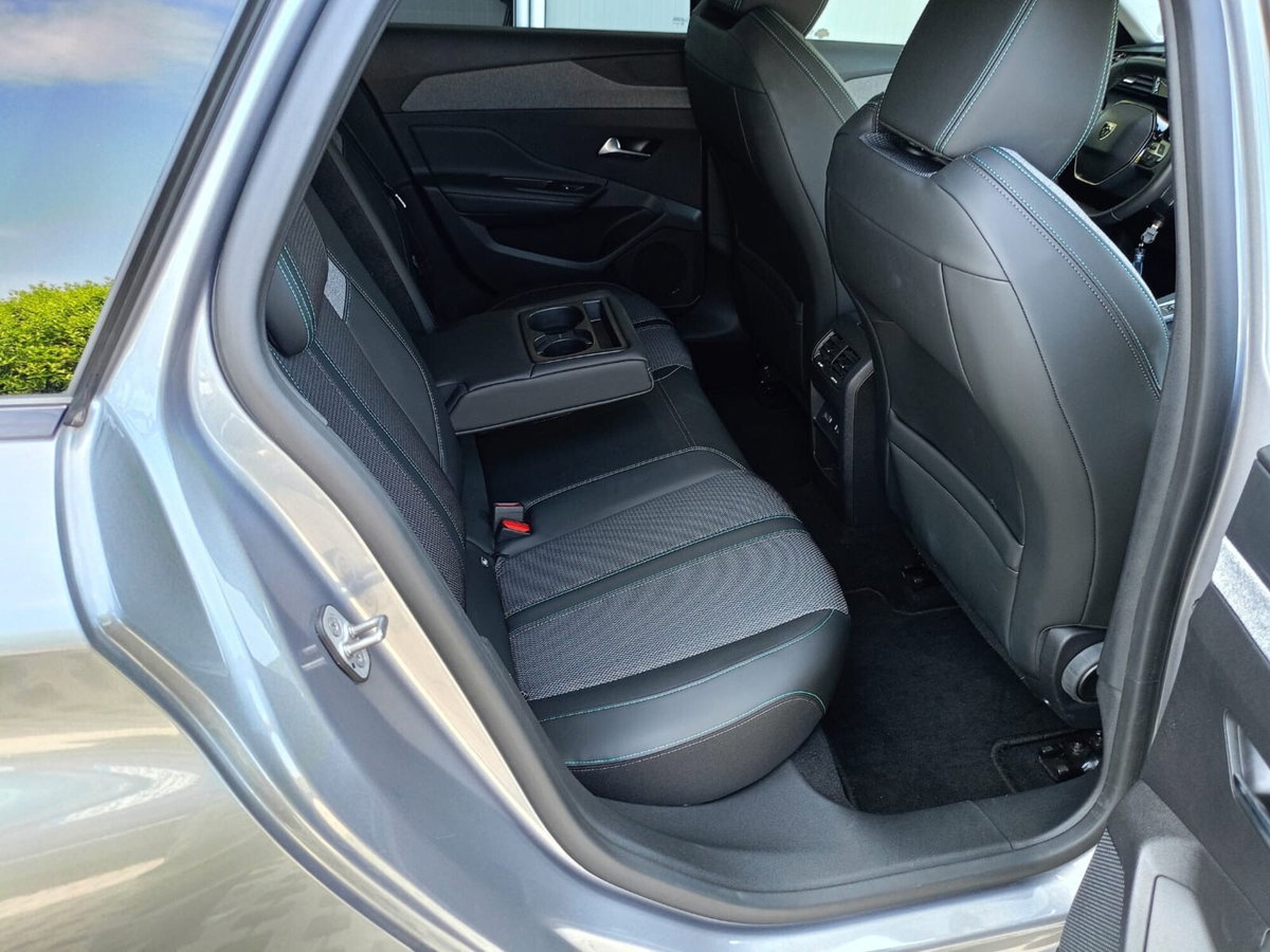 Peugeot 308 SW BlueHDi 130 S&S EAT8 Allure Pack (17)