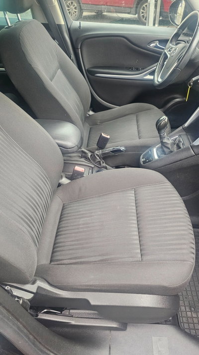 Opel Zafira Tourer 1.6 Turbo EcoM 150CV Cosmo (9)
