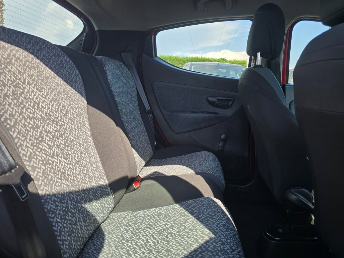 Lancia Ypsilon 1.0 FireFly 5 porte S&S Hybrid Ecochic A. Ferretti (16)