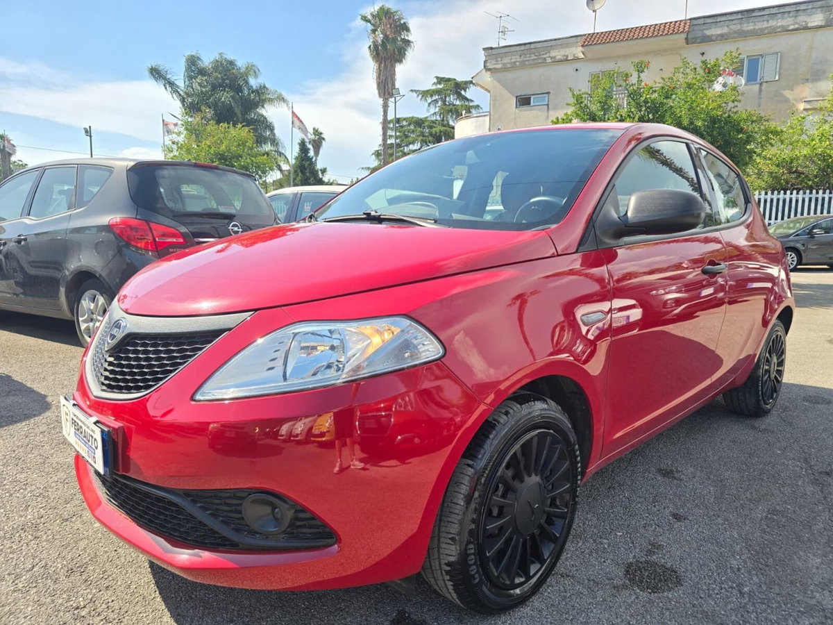 Lancia Ypsilon 1.0 FireFly 5 porte S&S Hybrid Ecochic A. Ferretti (2)