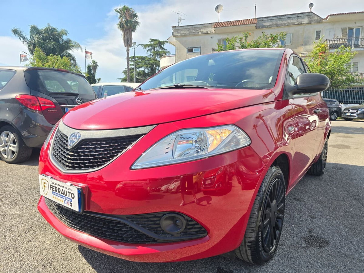 Lancia Ypsilon 1.0 FireFly 5 porte S&S Hybrid Ecochic A. Ferretti (4)
