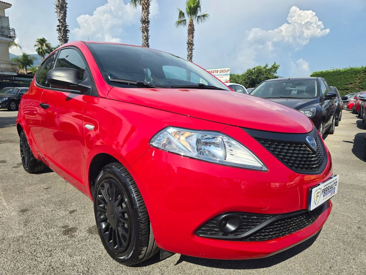 Lancia Ypsilon 1.0 FireFly 5 porte S&S Hybrid Ecochic A. Ferretti (5)