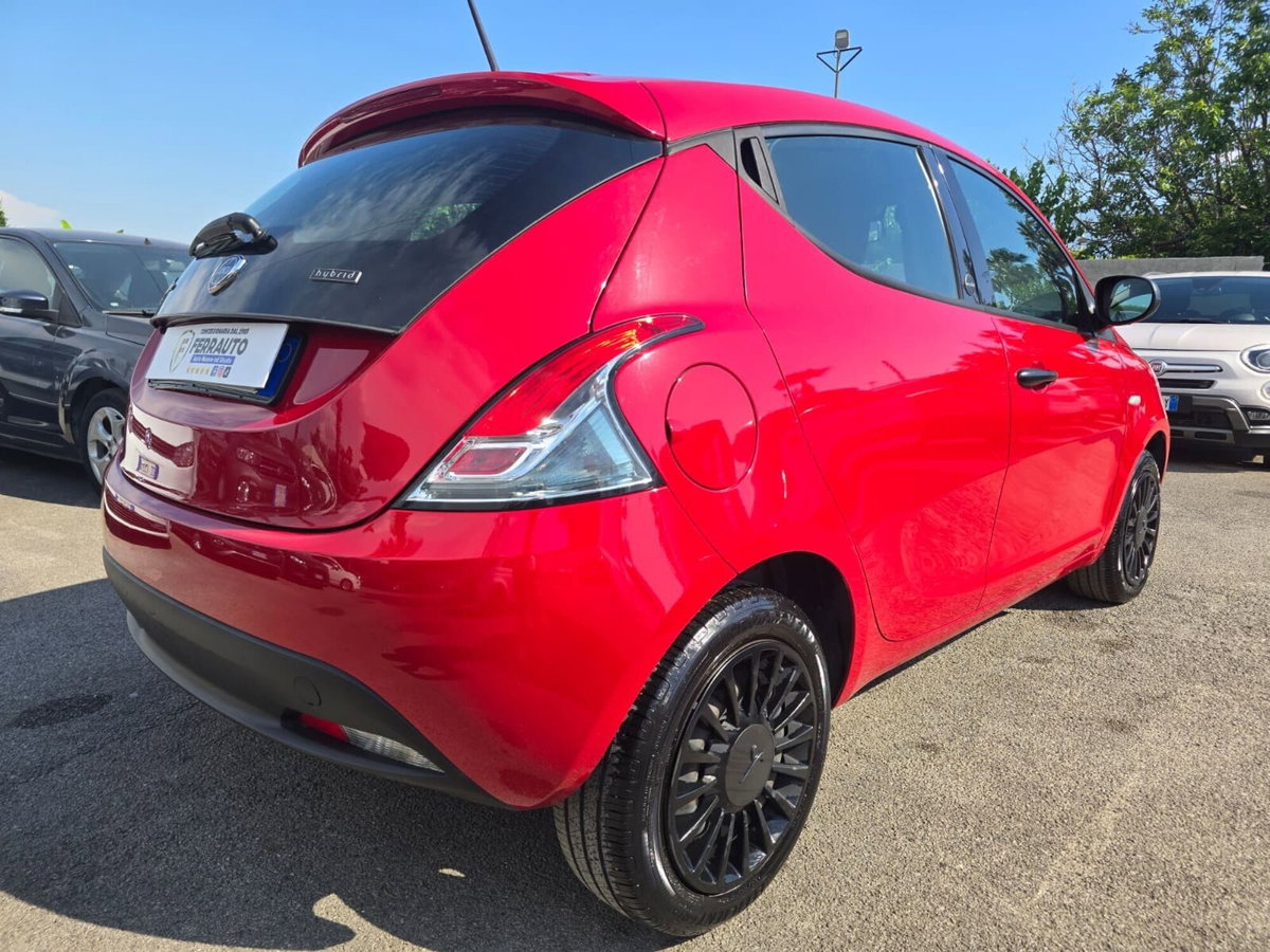 Lancia Ypsilon 1.0 FireFly 5 porte S&S Hybrid Ecochic A. Ferretti (8)