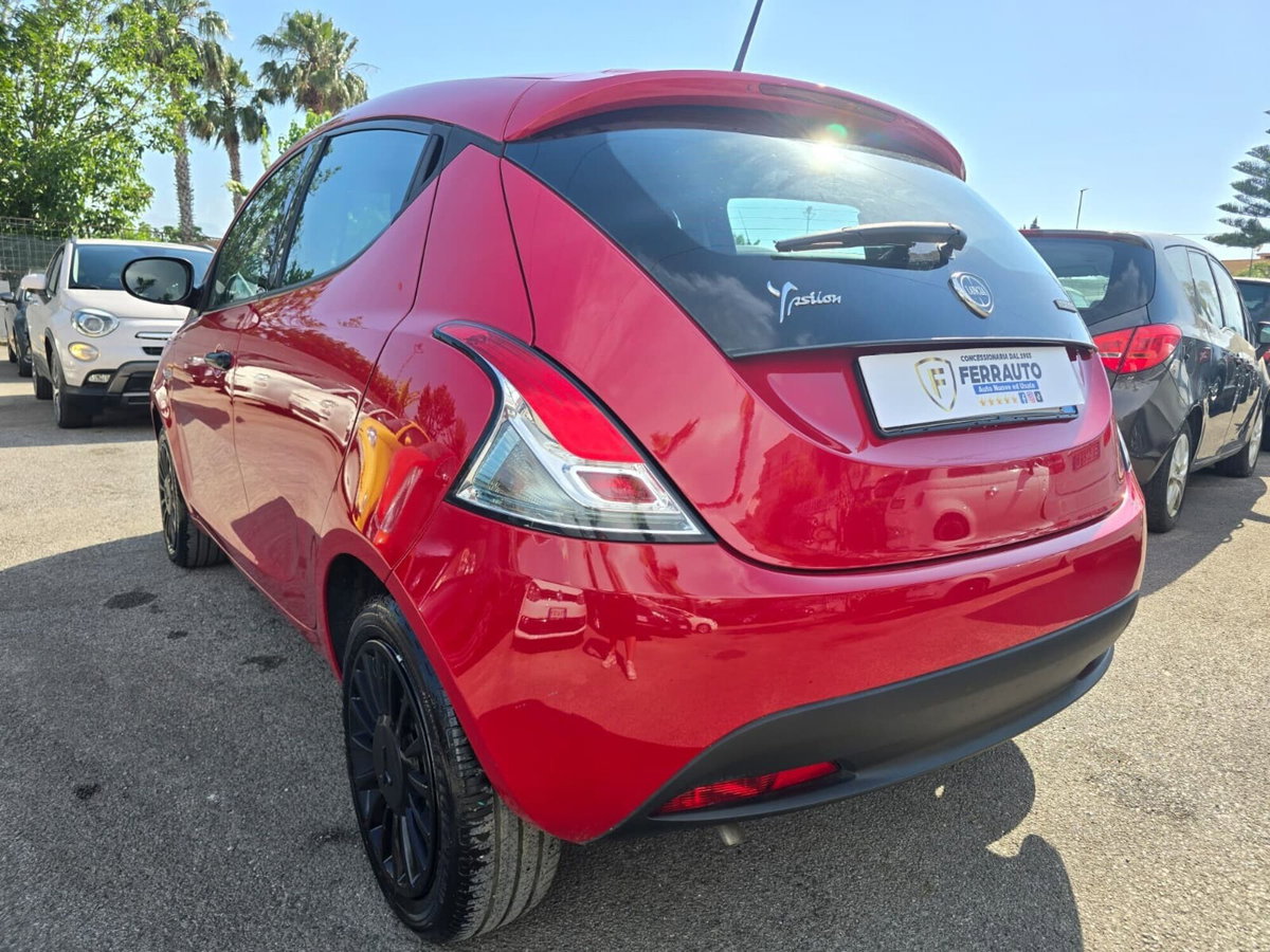 Lancia Ypsilon 1.0 FireFly 5 porte S&S Hybrid Ecochic A. Ferretti (9)