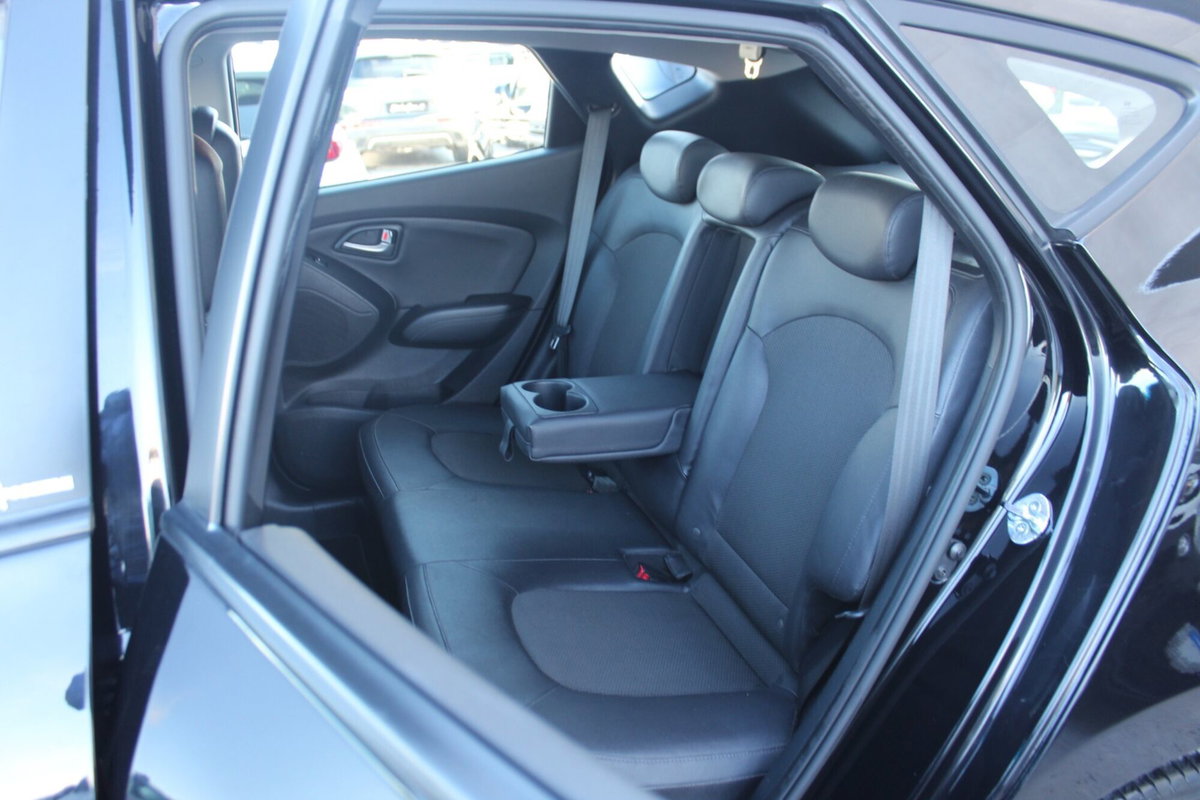 Hyundai ix35 1.7 CRDi 2WD Xpossible (11)