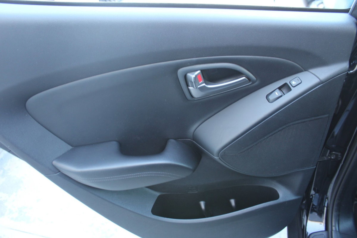 Hyundai ix35 1.7 CRDi 2WD Xpossible (12)