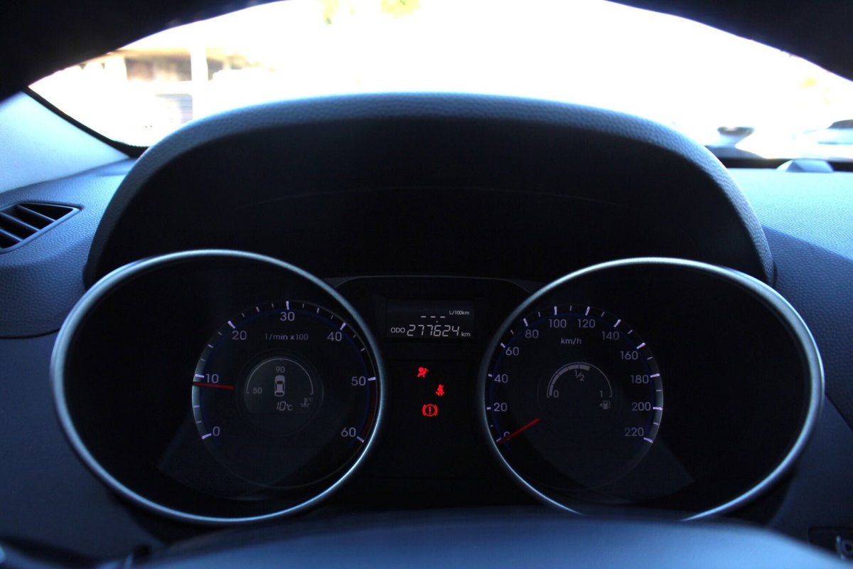 Hyundai ix35 1.7 CRDi 2WD Xpossible (18)