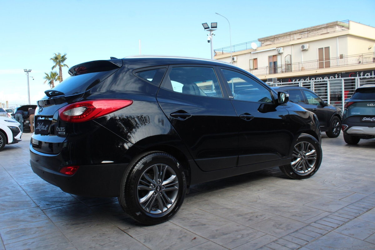 Hyundai ix35 1.7 CRDi 2WD Xpossible (2)