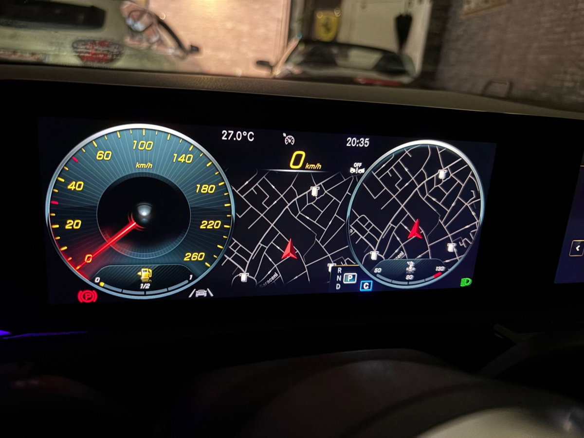 Mercedes-Benz CLA 180 d Automatic Premium (19)