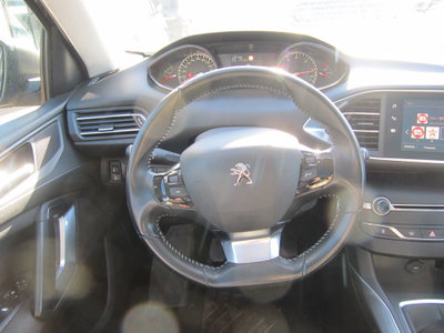 Peugeot 308 SW BlueHDi 130 S&S Allure (6)
