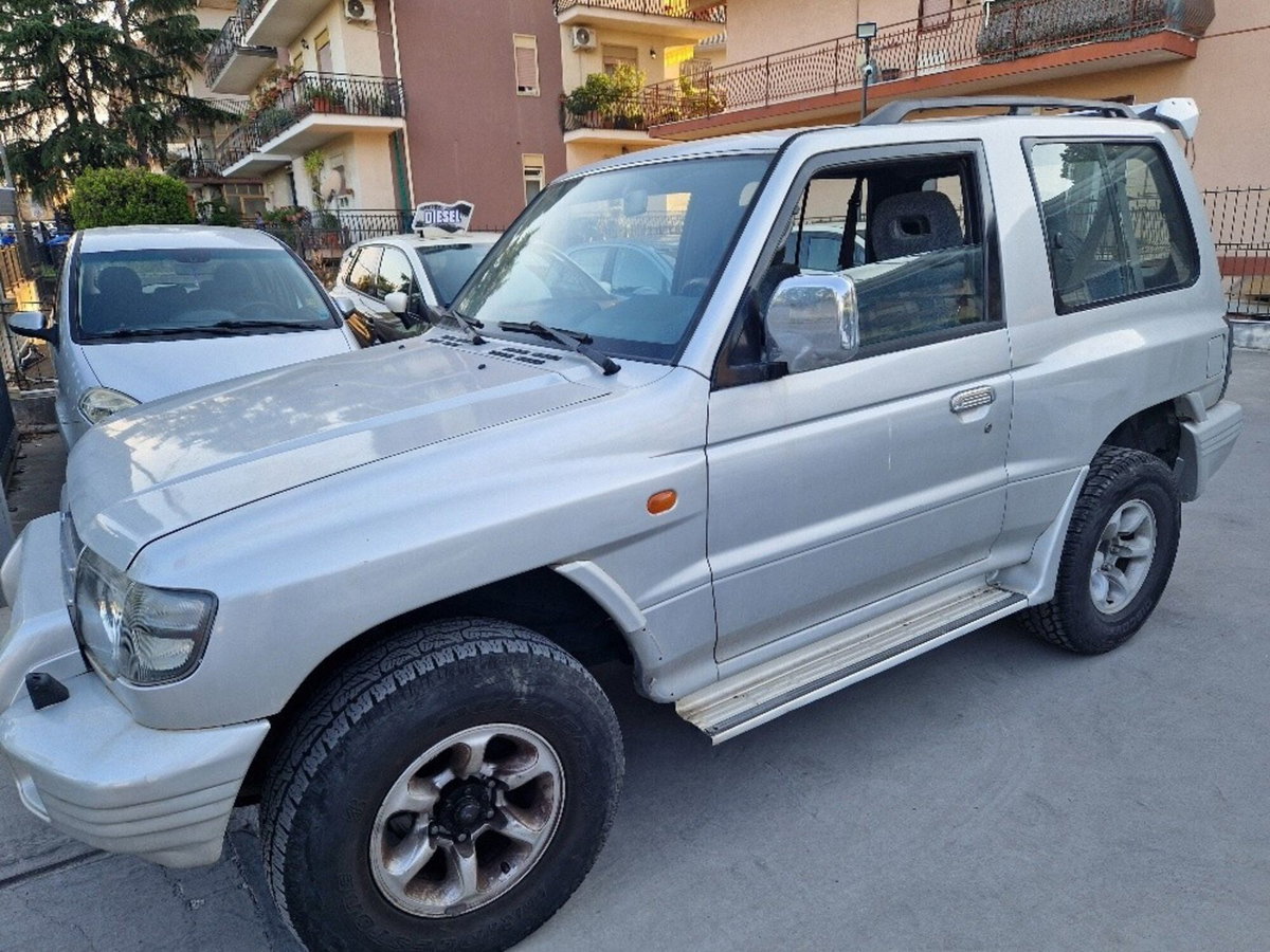 Mitsubishi Pajero 2.5 TDI Metal-top S.S. GLS Target (2)