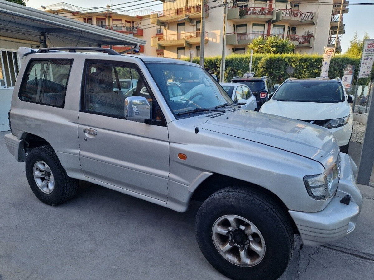 Mitsubishi Pajero 2.5 TDI Metal-top S.S. GLS Target (3)