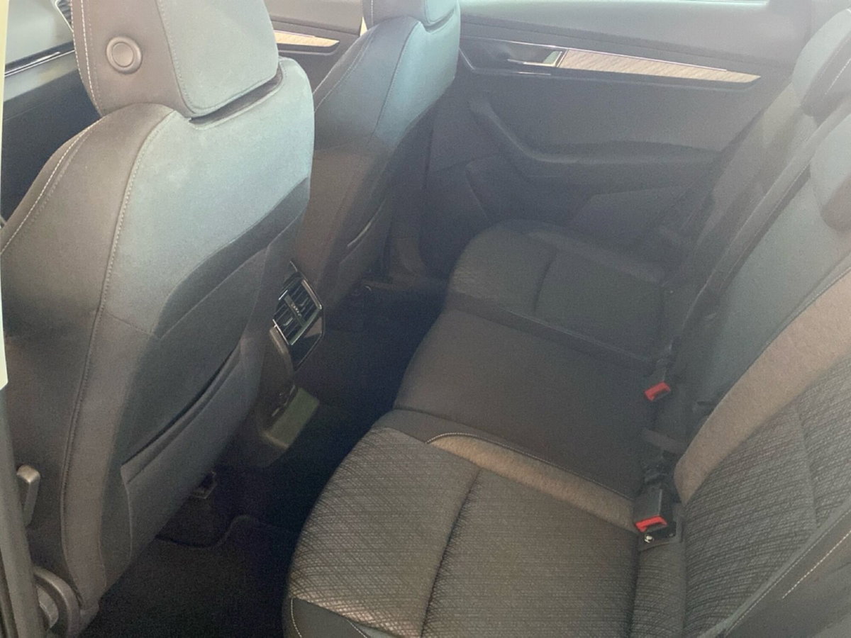 Skoda Karoq 2.0 TDI SCR 4x4 DSG Style (14)