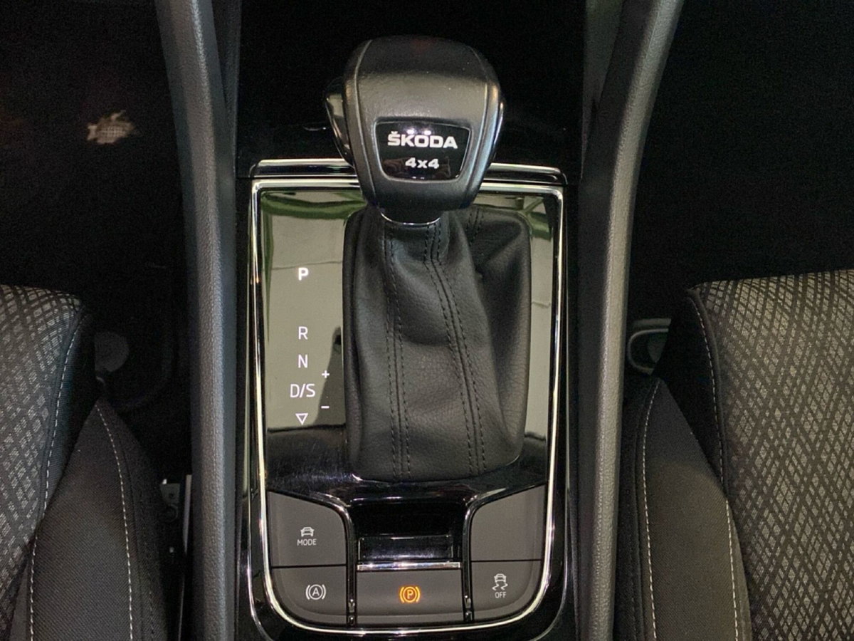 Skoda Karoq 2.0 TDI SCR 4x4 DSG Style (16)