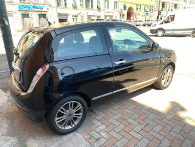 Lancia Ypsilon 1.2 Platino (4)