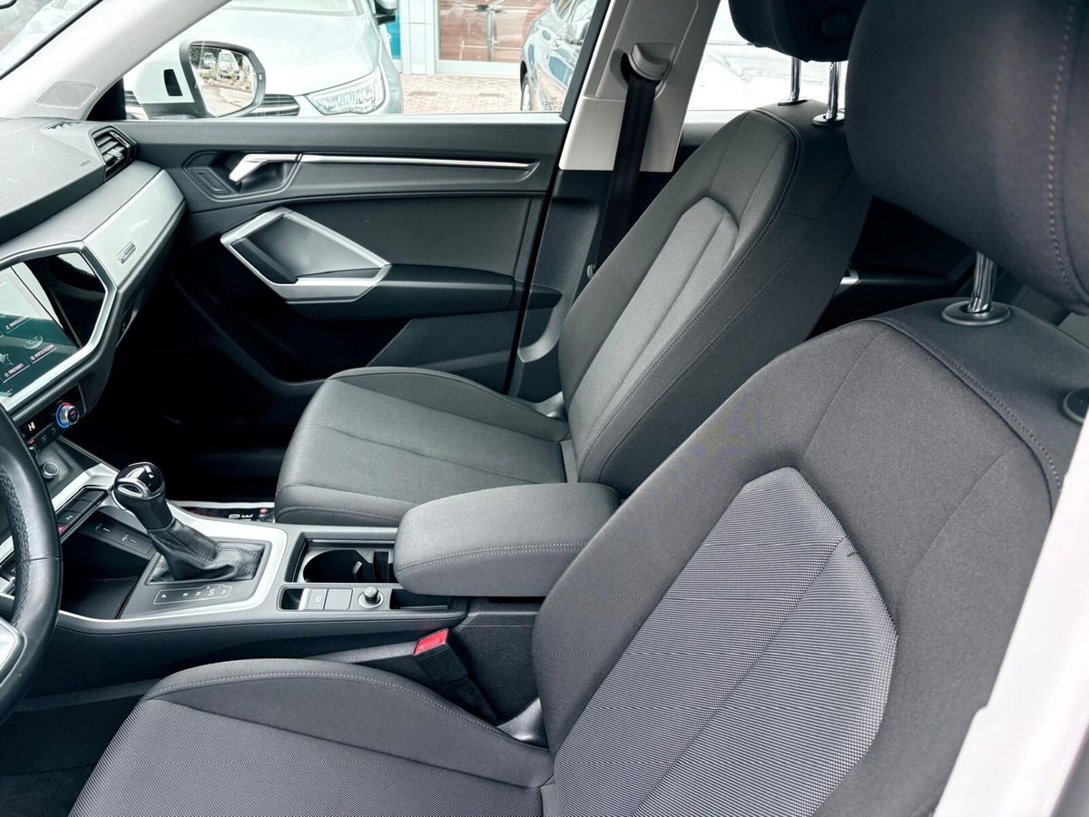 Audi Q3 Sportback 45 TFSI e S tronic Business Plus (10)