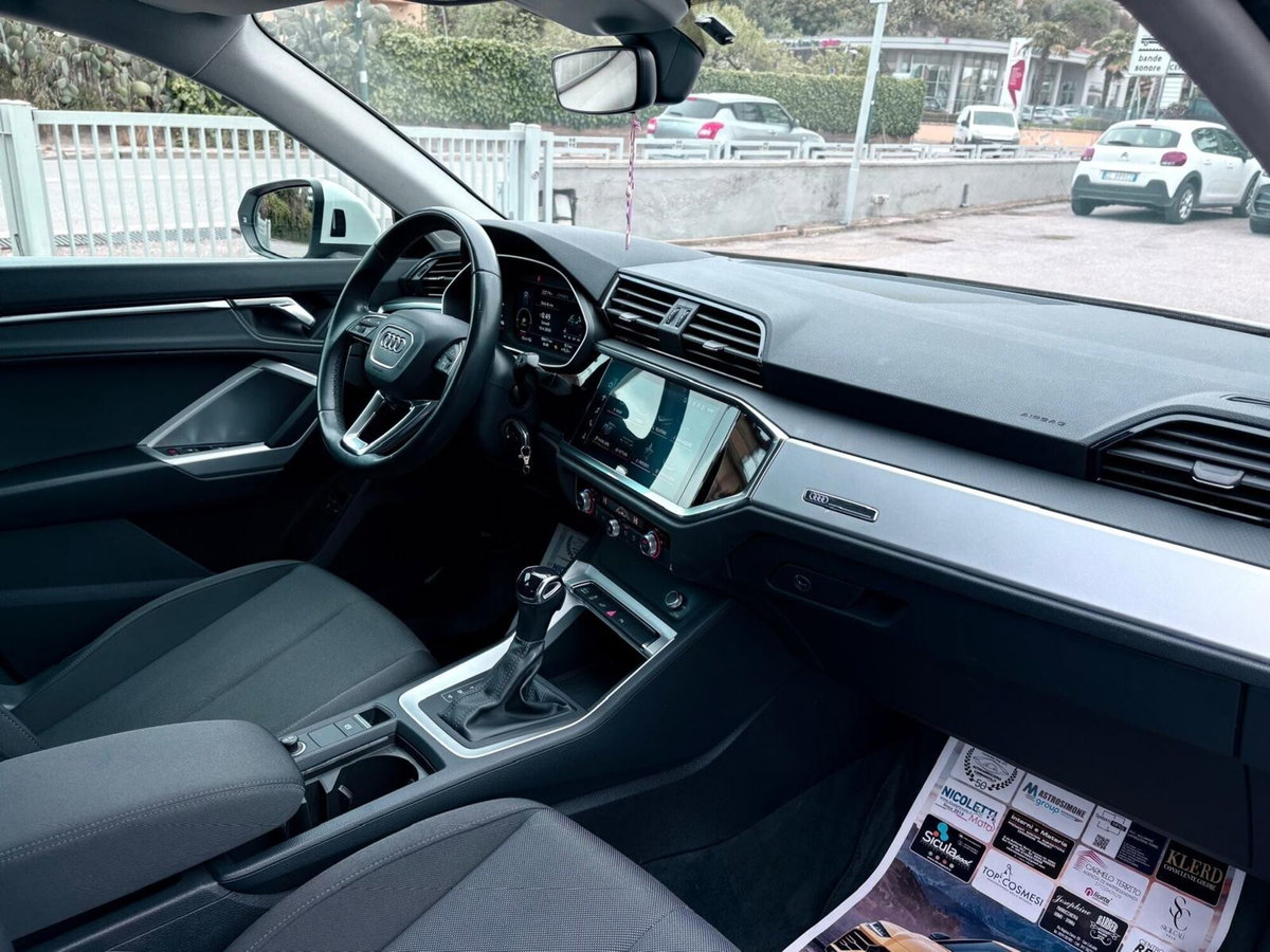 Audi Q3 Sportback 45 TFSI e S tronic Business Plus (12)