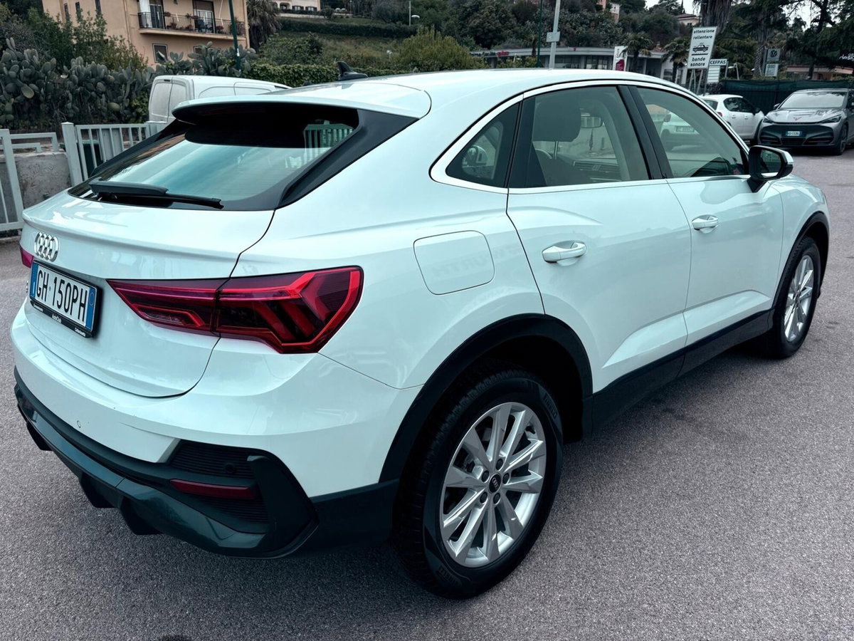 Audi Q3 Sportback 45 TFSI e S tronic Business Plus (14)