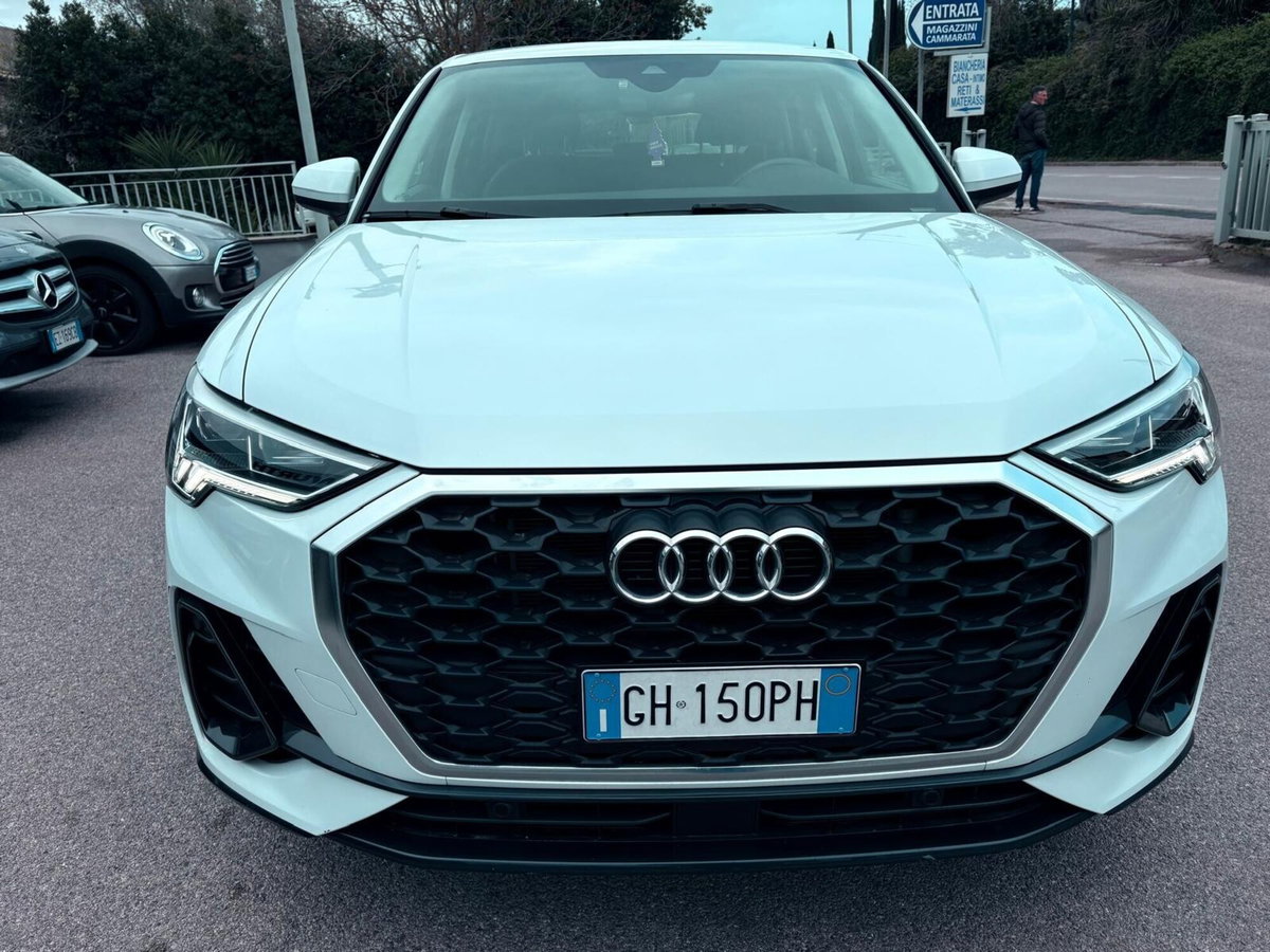 Audi Q3 Sportback 45 TFSI e S tronic Business Plus (2)
