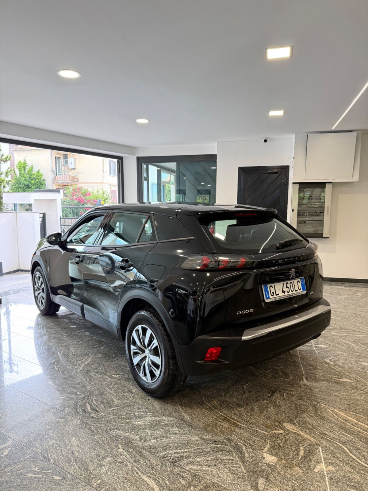 Peugeot 2008 1.2 turbo Allure 100cv (2)