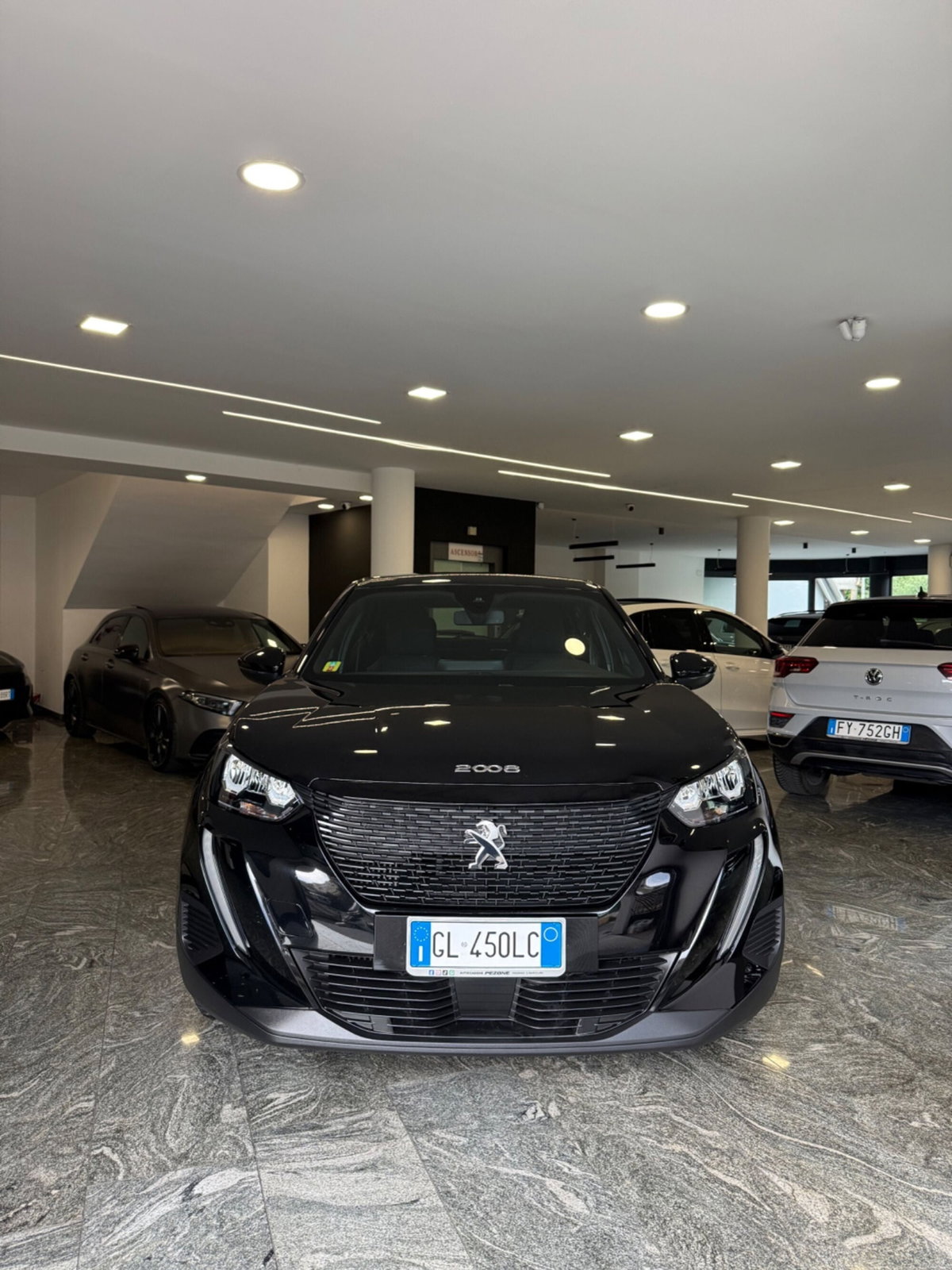 Peugeot 2008 1.2 turbo Allure 100cv (5)