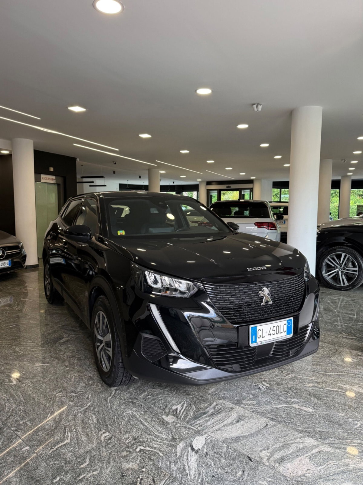 Peugeot 2008 1.2 turbo Allure 100cv (8)
