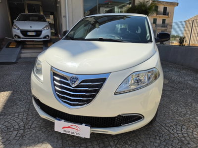 Lancia Ypsilon 1.2 69 CV 5 porte Silver (6)
